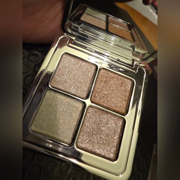 Kylie Wet Shimmer Quad original/neutral Shimmer. Imperfect, Brand New - Picture 10 of 11